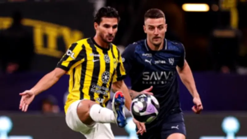 سباق رباعي تاريخي في الدوري السعودي: 4 فرق تتجاوز 50 نقطة بعد 22 جولة