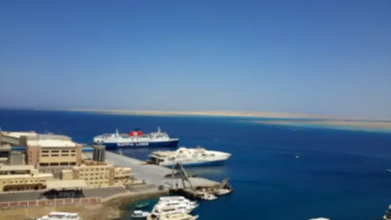 مطار الغردقة الدولي يستقبل 72 رحلة دولية تقل 13 ألف سائح اليوم