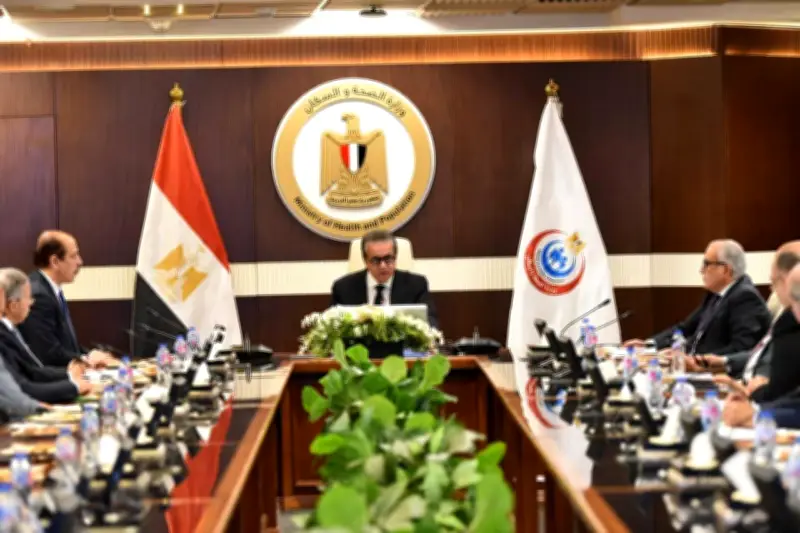 وزير الصحة يناقش زيادة 7.7 مليار جنيه في موازنة هيئة التأمين الصحي