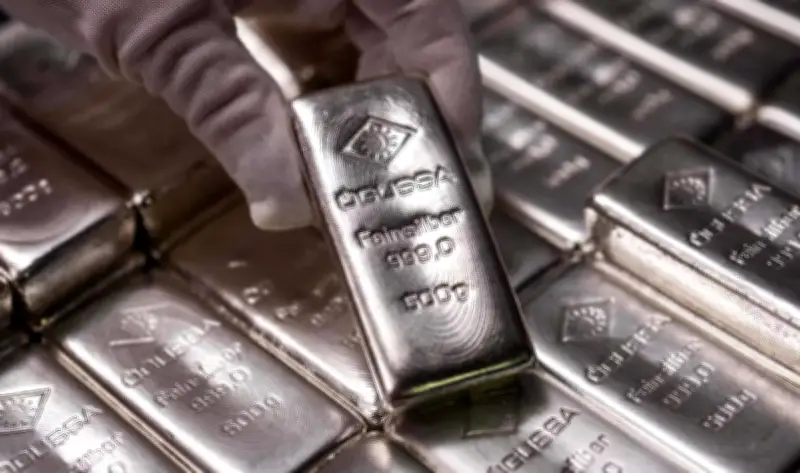 تراجع طفيف في سعر الفضة اليوم الثلاثاء وعيار 999 يسجل 152 جنيهاً للجرام