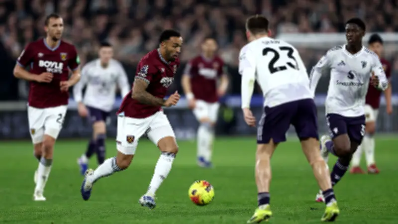 هدف متأخر ينقذ مانشستر يونايتد من الهزيمة أمام وست هام في الدوري الإنجليزي