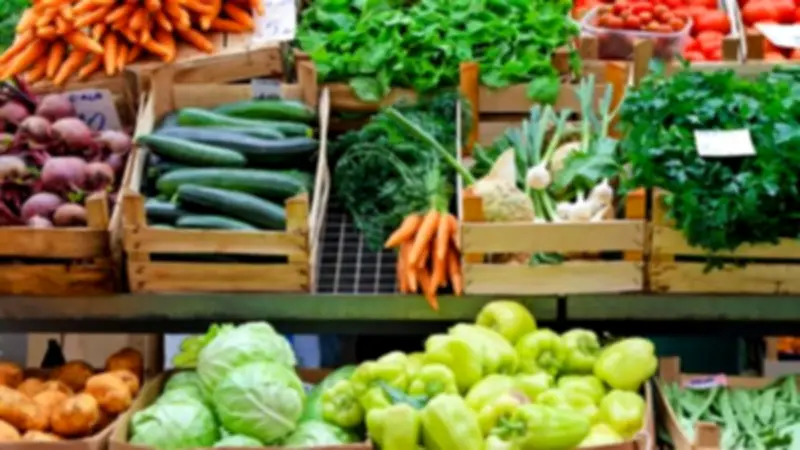 أسعار الخضار تشهد تباينًا ملحوظًا في سوق العبور قبل شهر رمضان