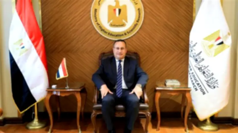 وزير التعليم العالي يؤكد على تعزيز تنافسية الجامعات ودعم البحث العلمي والابتكار