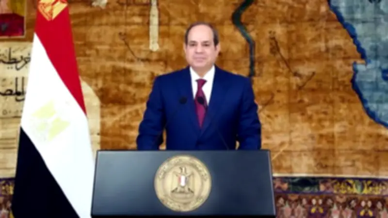 قرار جمهوري بترقية قائدي القوات البحرية والجوية إلى رتبة الفريق