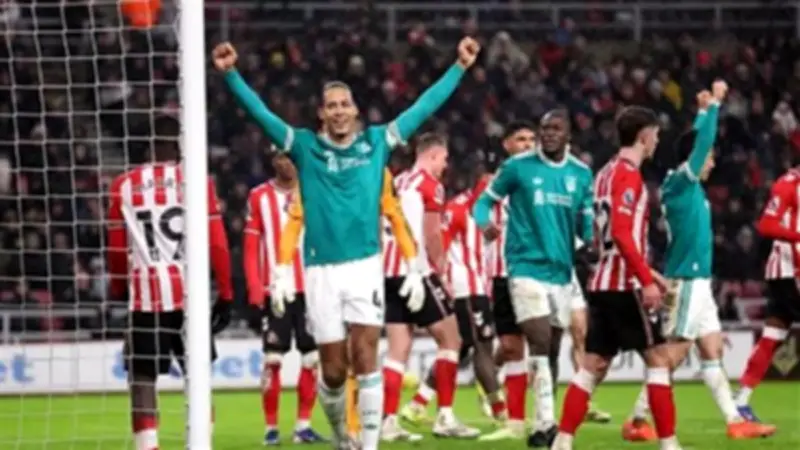 ليفربول يتصدر المركز السادس في الدوري الإنجليزي بعد فوز صعب على سندرلاند