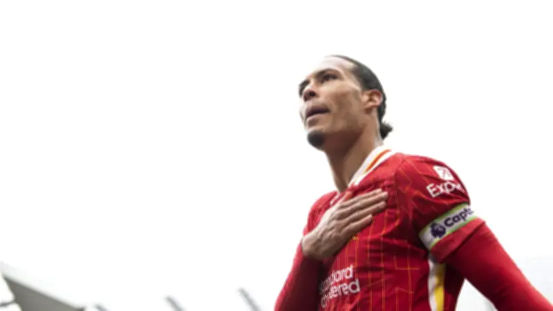 فيرجيل فان دايك يسجل رقماً قياسياً جديداً ويقود ليفربول للفوز على سندرلاند