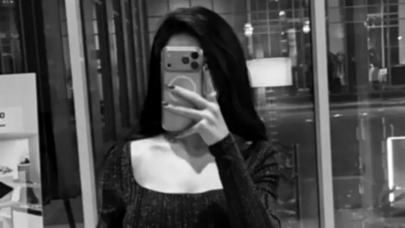 كارولين عزمي تسطع عبر إنستجرام وتكشف تفاصيل مثيرة عن بداياتها الفنية