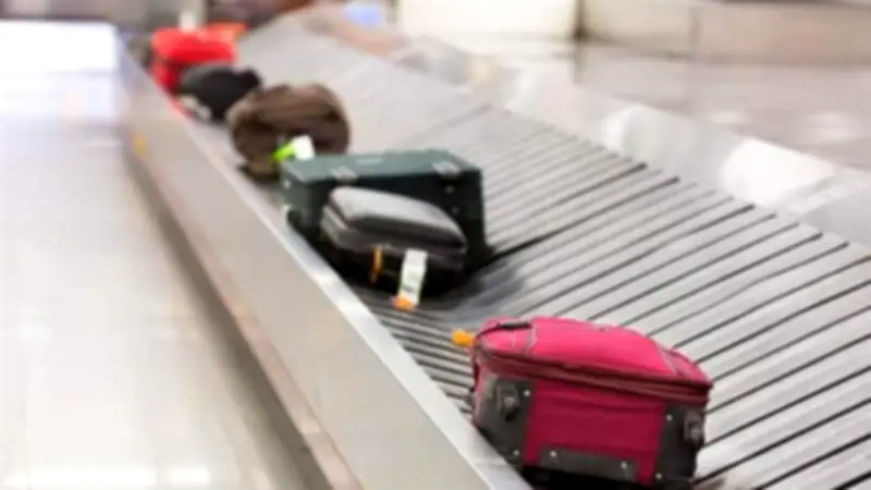 إرشادات مصر للطيران للمسافرين حال تأخر أو فقدان حقائب السفر بالمطارات