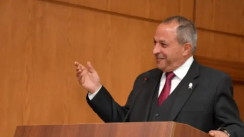 محافظ بورسعيد يُطلق مبادرة للتبرع بالدم استجابةً لتقرير إعلامي في جلسة تنفيذية