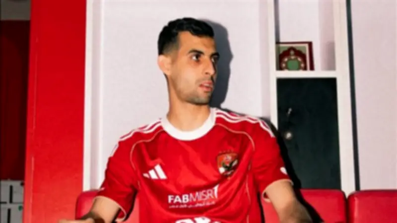 بلعمري على أعتاب التشكيل الأساسي للأهلي في مواجهة الجيش الملكي المغربي