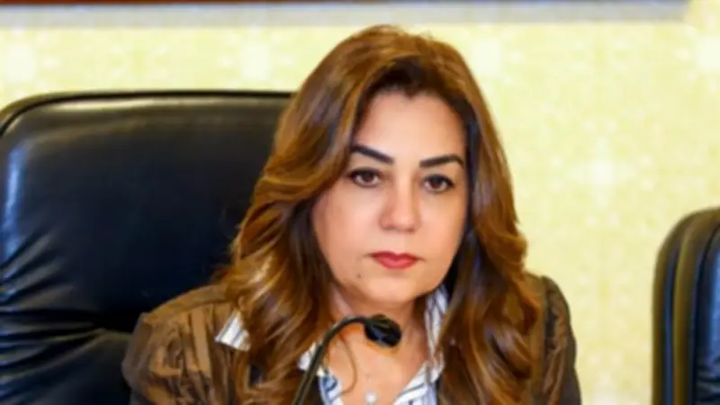 وزيرة البيئة توجّه باتخاذ إجراءات قانونية ضد حرق مخلفات زراعية بالشرقية