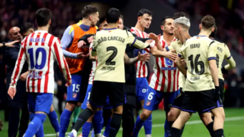 برشلونة يدرس تقديم شكوى رسمية للاتحاد الإسباني بعد أزمة التحكيم في مباراة أتلتيكو