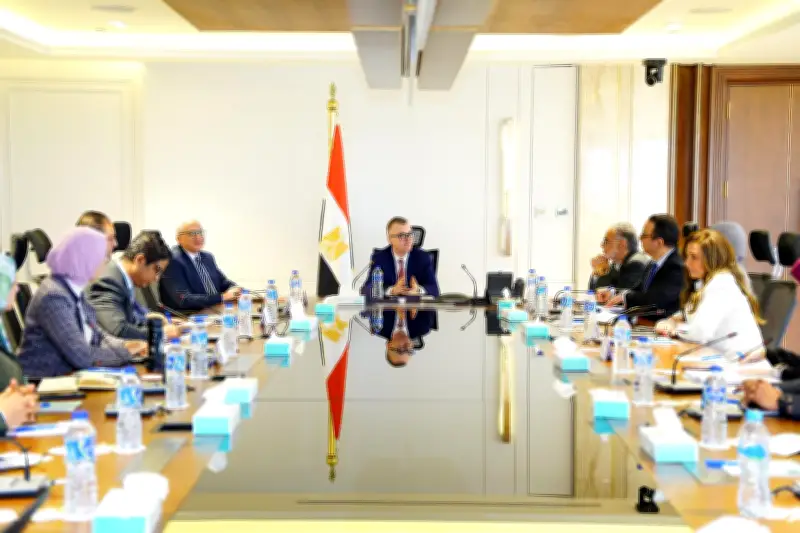 وزير التخطيط يؤكد تعظيم العائد التنموي من الاستثمارات العامة بكفاءة وفعالية