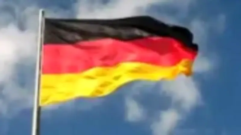 ألمانيا تعلق عمليات مطار كولونيا بسبب عطل في تقنيات الأمن وطائرة تهبط اضطرارياً