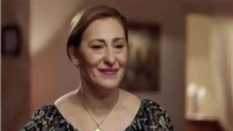 الفنانة عبير فاروق تودع والدتها بعد صراع مع المرض وتعلن تفاصيل الجنازة