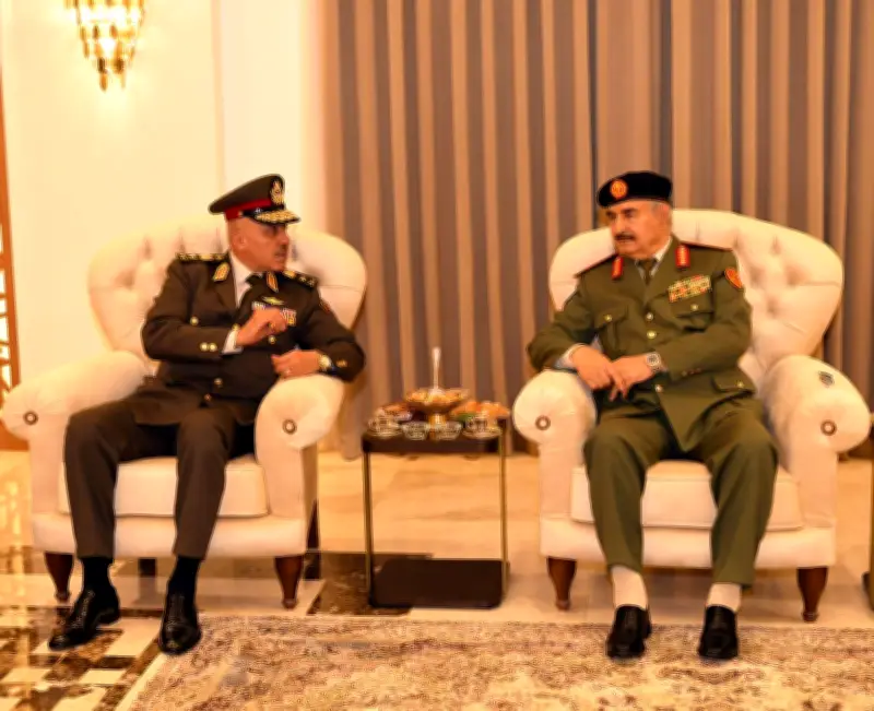 رئيس الأركان يعود إلى أرض الوطن عقب زيارة رسمية ناجحة لدولة ليبيا