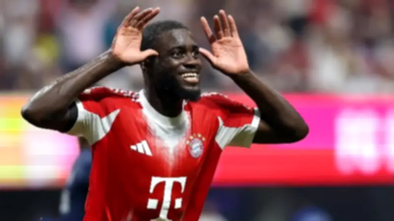 بايرن ميونخ يقطع الطريق على باريس سان جيرمان بتجديد عقد أوباميكانو