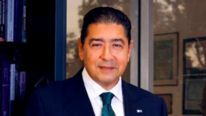 هشام عز العرب: إقبال قوي على بيع الدولار مع تراجعه عالمياً وليس فقط أمام الجنيه المصري