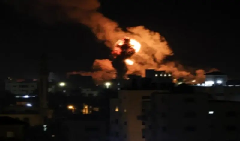 طيران الاحتلال الإسرائيلي يشن سلسلة غارات عنيفة على جنوب لبنان