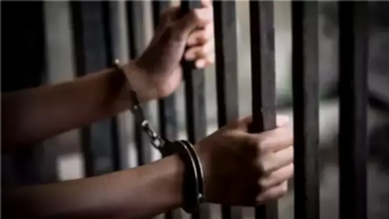 النيابة تأمر بحبس متهمين في عصابة سرقة الدراجات النارية بمنشأة ناصر