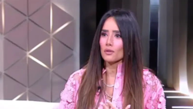 زينة تعلن انضمامها لنقابة الأشراف وتؤكد نسبها لنسل الرسول مع أبنائها