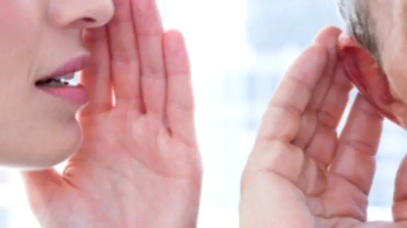 الفرق بين الغيبة والنميمة والبهتان في الإسلام: علماء يوضحون التعريف والتحريم