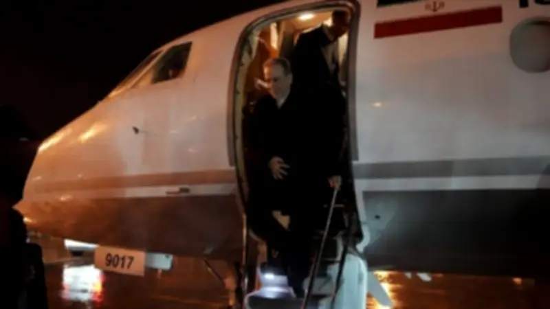 وزير الخارجية الإيراني يصل جنيف لاستئناف المفاوضات النووية مع أمريكا