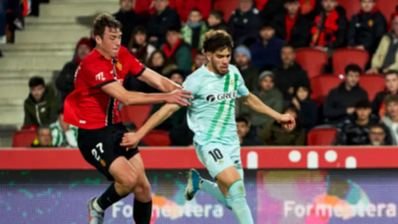 بيليجريني يثني على الزلزولي بعد تألقه مع ريال بيتيس ضد مايوركا في الدوري الإسباني