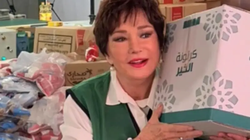 لبلبة تشارك في تعبئة كراتين رمضان وتوجه تحية للمصريين بمناسبة الشهر الكريم