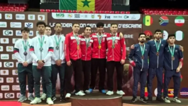 وزير الرياضة يهنئ منتخب الشباب لسلاح السيف بعد تتويجه بذهبية كأس العالم في داكار