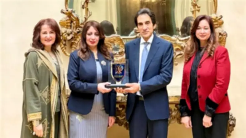 سفير مصر في إيطاليا يؤكد دور الأكاديمية المصرية للفنون بروما كمنصة للإبداع الثقافي