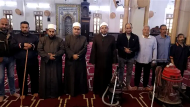 هاني عنتر يقود حملة نظافة موسعة في مساجد دمياط استعداداً لشهر رمضان المبارك