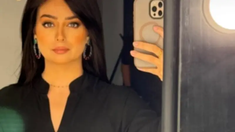 هبة مجدي تروج لمسلسلها الرمضاني المداح أسطورة النهاية بإطلالة محتشمة