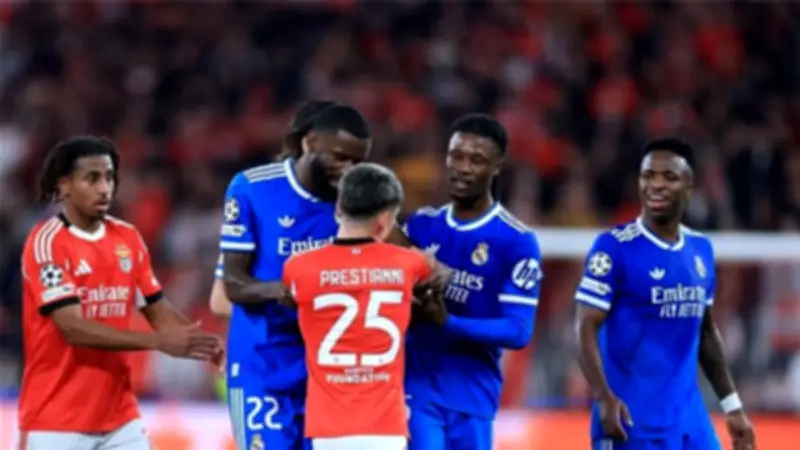 كواليس تعرض فينيسيوس جونيور للعنصرية أمام بنفيكا.. مبابي يطالب بمنع بريستياني من دوري الأبطال