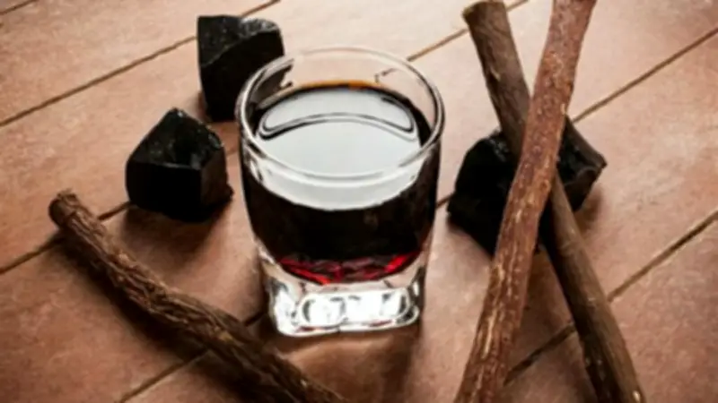 العرقسوس: مشروب رمضان التراثي بين الفوائد الصحية والمخاطر المحتملة