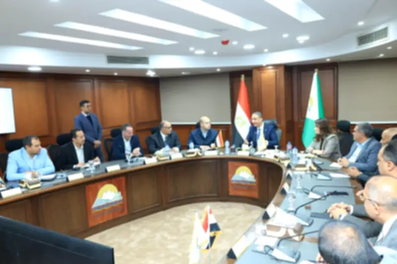 محافظ الجيزة يشدد على المتابعة الدورية لمعارض السلع في رمضان والأسواق العامة