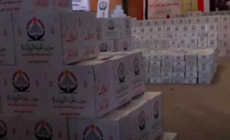 الجبهة الوطنية توزع كراتين غذائية هدية على الأسر الأولى بالرعاية بالإسكندرية