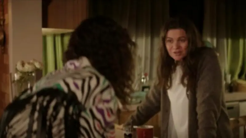 تأزم العلاقة بين الأم وابنتها في مسلسل 