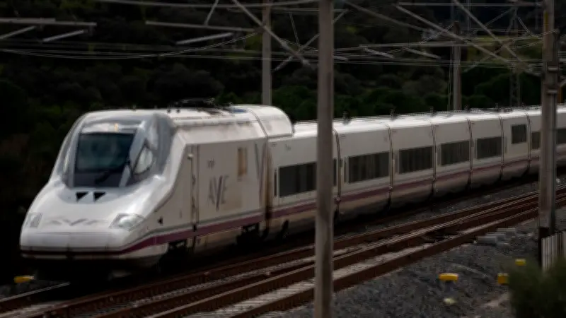 مأساة رياضية في المغرب.. مصرع لاعبتي كرة قدم على سكك حديد الدار البيضاء