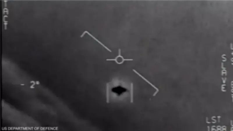 ترامب يتعهد بنشر معلومات البنتاجون عن الكائنات الفضائية بعد تصريحات أوباما