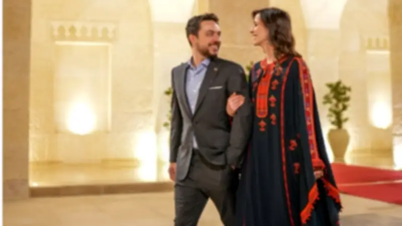 الأمير الحسين وزوجته رجوة يشاركان متابعيه لحظات إفطار رمضان العائلي