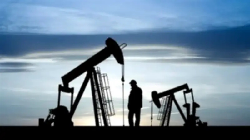 أسعار النفط تسجل أول مكسب أسبوعي مع تصاعد التوترات بين واشنطن وطهران