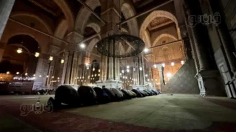 مسجد الرفاعي يشهد إقبالاً كبيراً في ثالث ليالي رمضان لأداء صلاتي العشاء والتراويح