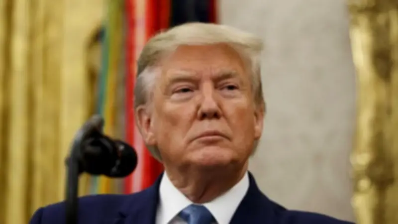 ترامب يصف بعض قضاة المحكمة العليا بـ