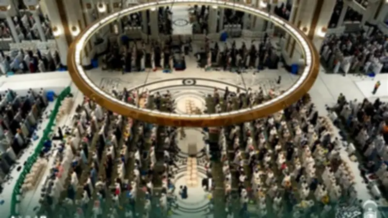 خشوع وسكينة في الحرم المكي: صور توثق صلاة التراويح في أجواء إيمانية