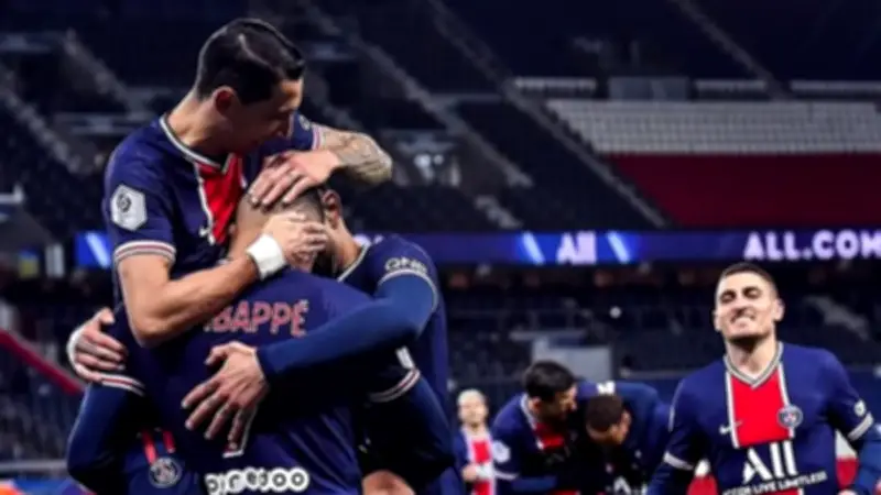 باريس سان جيرمان يهزم ميتز بثنائية نظيفة في الدوري الفرنسي