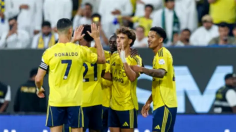 النصر يكتسح الحزم برباعية ويتصدر الدوري السعودي في مباراة مثيرة