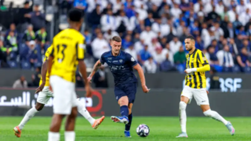 كونسيساو يفرض التعادل على الهلال ويجرد إنزاجي من أسلحته في كلاسيكو السعودية