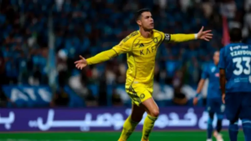 النصر يتصدر الدوري السعودي بعد فوز رباعي ويزيح الهلال عن الصدارة