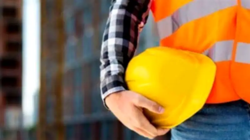 حقوق العمال لا تسقط بإفلاس المؤسسة: القانون المصري يضمن حماية مستحقاتهم الأساسية